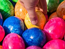 Роспотребнадзор научил правильно красить яйца