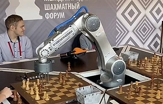 В Федерации шахмат Москвы призвали улучшить конструкцию робота, сломавшего палец ребенку