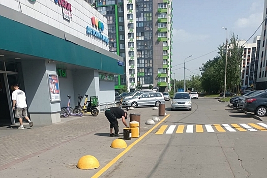 Территория у «Перекрестка» в 9-м микрорайоне стала более комфортной и безопасной