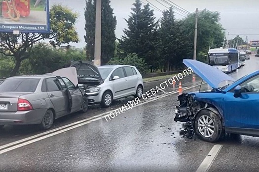 В Севастополе из-за крупного ДТП остановились троллейбусы