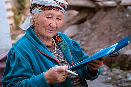 Пенсионные удостоверения в Кыргызстане перевели в цифровой формат