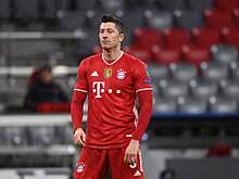 У Левандовски спросили, смог бы он играть с Холанном