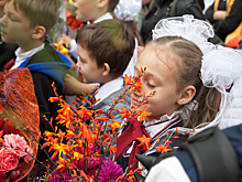 Массовые школьные линейки начались 1 сентября в Новосибирске