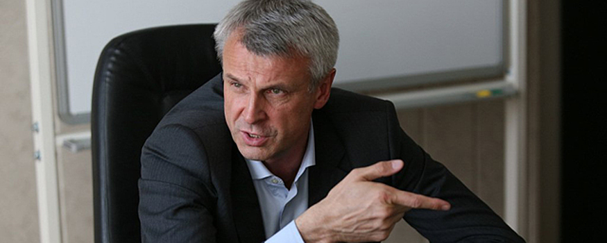 Губернатор Сергей Носов обвинил чиновников в срыве сроков освоения денег