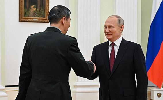 Глава минобороны КНР заявил о новой эпохе отношений России и Китая
