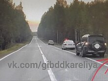 Груз, выпавший из автомобиля, стал причиной аварии