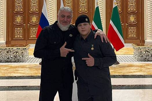 Депутат возмутился награждением сына Кадырова. Глава Чечни сделал его героем после избиения поджигателя Корана