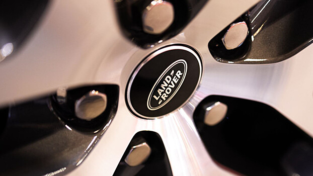 Новый суперсклад парализовал работу бренда Jaguar Land Rover