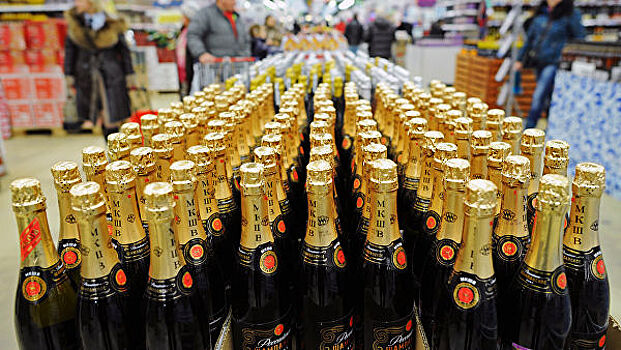 Исследование выявило рост продаж алкоголя в России в преддверии Нового года