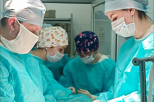 Врачи пришили женщине руку, попавшую в агрегат