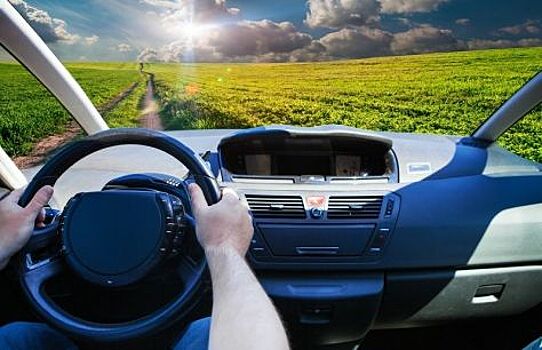 Специалисты рассказали о малоизвестных функциях автомобильных стекол