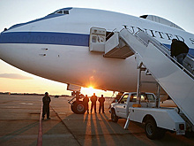 В США оценили в $20 млн ущерб от торнадо, повредившего "самолеты судного дня"