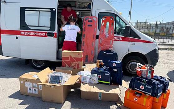 В Курске автомобили Красного Креста переоборудовали в полноценные скорые помощи