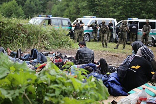 В Белоруссии заявили о 2 тысячах мигрантов у границы с Польшей
