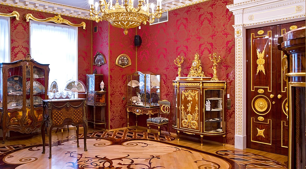 В музее вееров, Питер