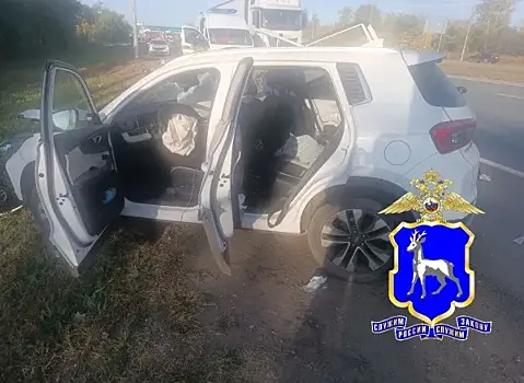 В Самарской области около села Белозерки женщина на Chery врезалась в фонарный столб