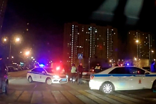 Погоня полиции за пьяным мужчиной на чужой машине в Москве попала на видео