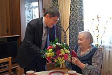 Глава Прикамья вручил медаль к 75-летию Победы 100-летнему ветерану Ольге Ефимовой