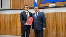 Сергей Ямкин поздравил Дмитрия Артюхова с вступлением на пост губернатора. ФОТО