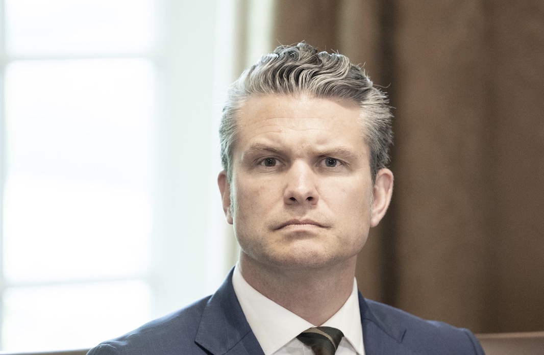 Шеф Пентагона решил сократить офицерский состав армии США