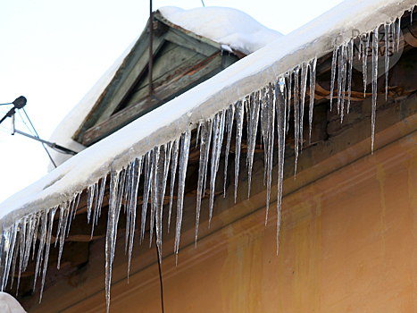 Крыша многоквартирного жилого дома под Пензой обрушилась под тяжестью снега