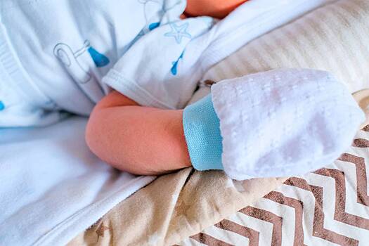 Женщина смогла родить здоровую дочь после пересадки матки