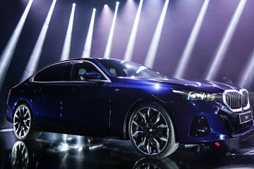 2024 BMW 520d xDrive с пакетом M Sport дебютирует на фото