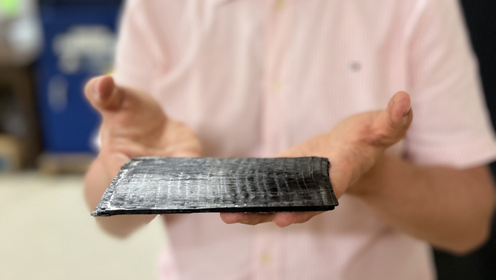 Разработан перерабатываемый пластик прочнее стали, который сам себя чинит