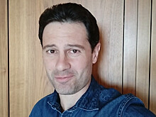С надеждой на скорую встречу в прямом эфире: актер Антон Макарский поздравил «МИР»