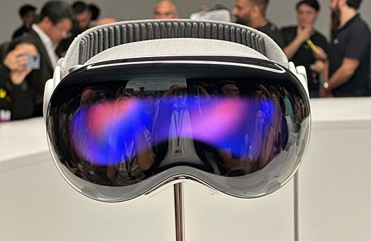 Шлем смешанной реальности Apple Vision Pro: зачем и кому это нужно