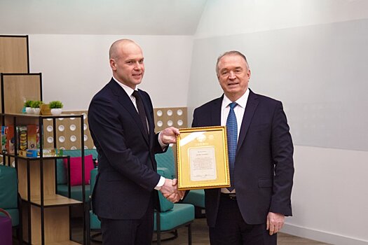 Президент Торгово-промышленной палаты РФ посетил банк Хлынов для вручения награды