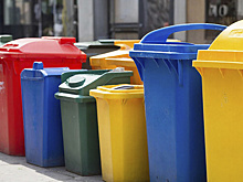 На улицах Екатеринбурга установили экоурны из переработанного пластика