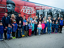 В Ульяновске транспортные полицейские организовали для детей сотрудников посещение музея на колесах