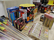 Маркетплейсам запретили хранить пиротехнику в ПВЗ в жилых домах