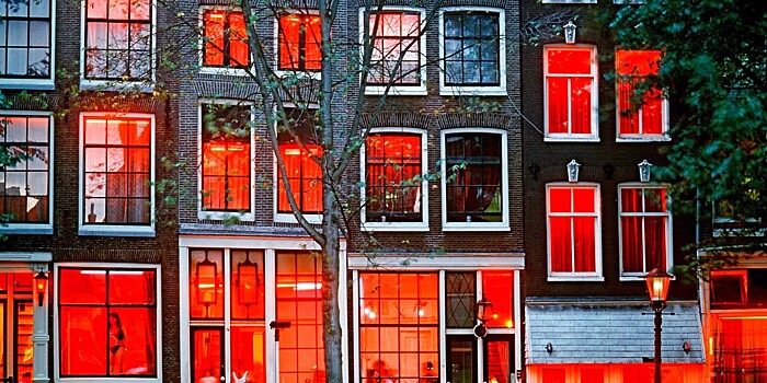 Квартал красных фонарей перенесут из центра Амстердама