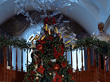 Певец Филипп Киркоров украсил загородный дом к Новому году за 5 миллионов рублей