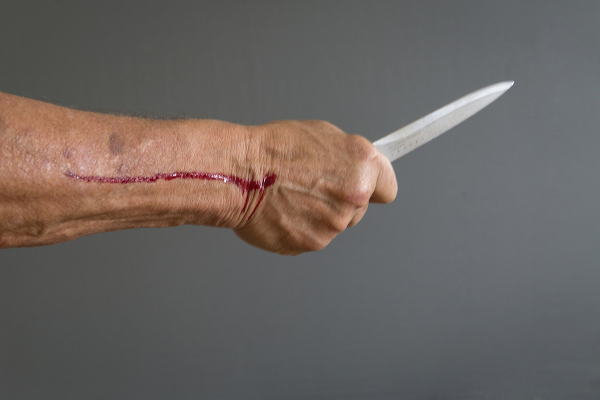 В Екатеринбурге пьяный дебошир убил знакомых