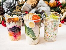 Диетолог сравнила вредность двух популярных новогодних салатов