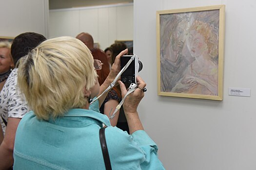 В Оренбурге впервые представили единственную серию картин художника Аркадия Ескина «Адам и Ева»