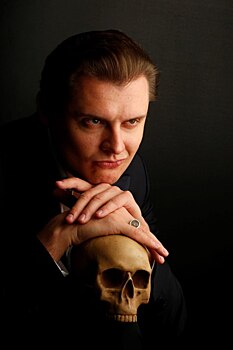 "Он не выйдет, как Мэнсон": Понасенков рассказал о "бабском" поведении Соколова в суде и криках на стул