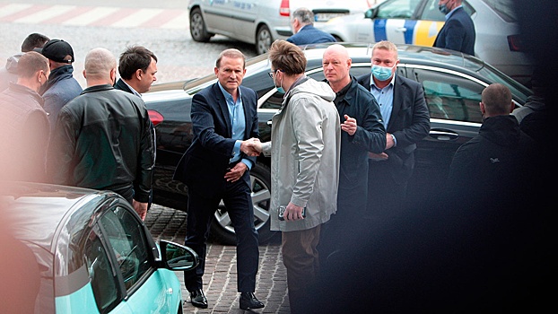 Украинского оппозиционера отправили под домашний арест