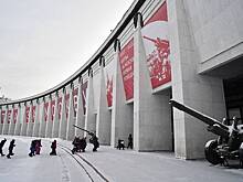 Картины известных ямальских художников передадут в Музей Победы