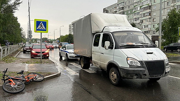 Юный велосипедист попал под колеса грузовика в Вологде