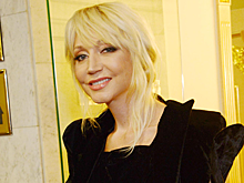 Кристина Орбакайте впервые за долгое время прилетела с семьёй на Кипр: видео