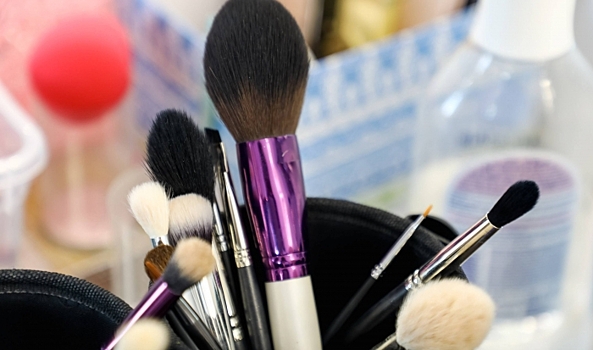 Волгоградцам рассказали, как правильно выбрать косметику и парфюмерию