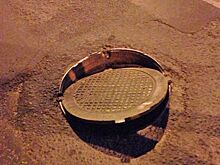 Внимание: в центре Костромы подстерегает опасный люк-перевёртыш