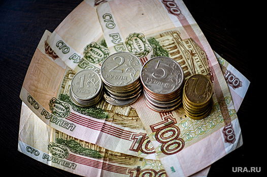 Зарплаты части россиян уменьшатся из-за длинных выходных в мае. Заявление экс-министра экономики РФ