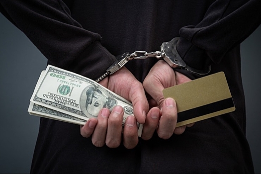 В Татарстане полицейский купил дом и автомобили на сумму 25 миллионов рублей