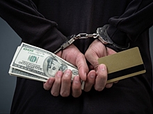 В Татарстане полицейский купил дом и автомобили на сумму 25 миллионов рублей