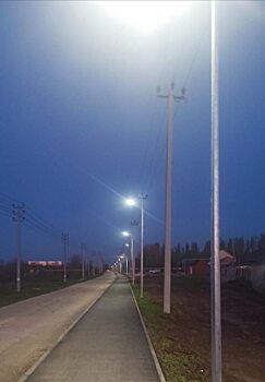 Глава Балаковского района зажёг фонари в поселке для многодетных